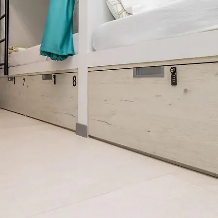 Baruhaus Grupos Alea Completo 아파트